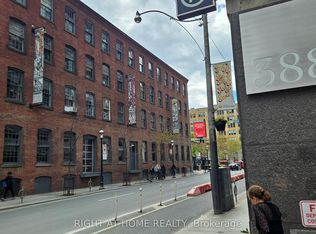 388 Richmond St W #910, Toronto, ON M5V3P1