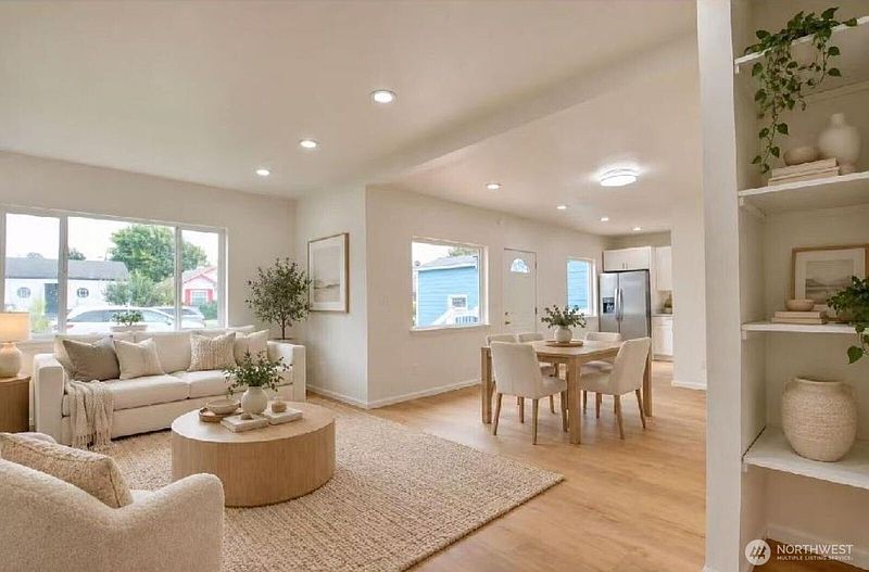 4th image of 1011 S 12th Street