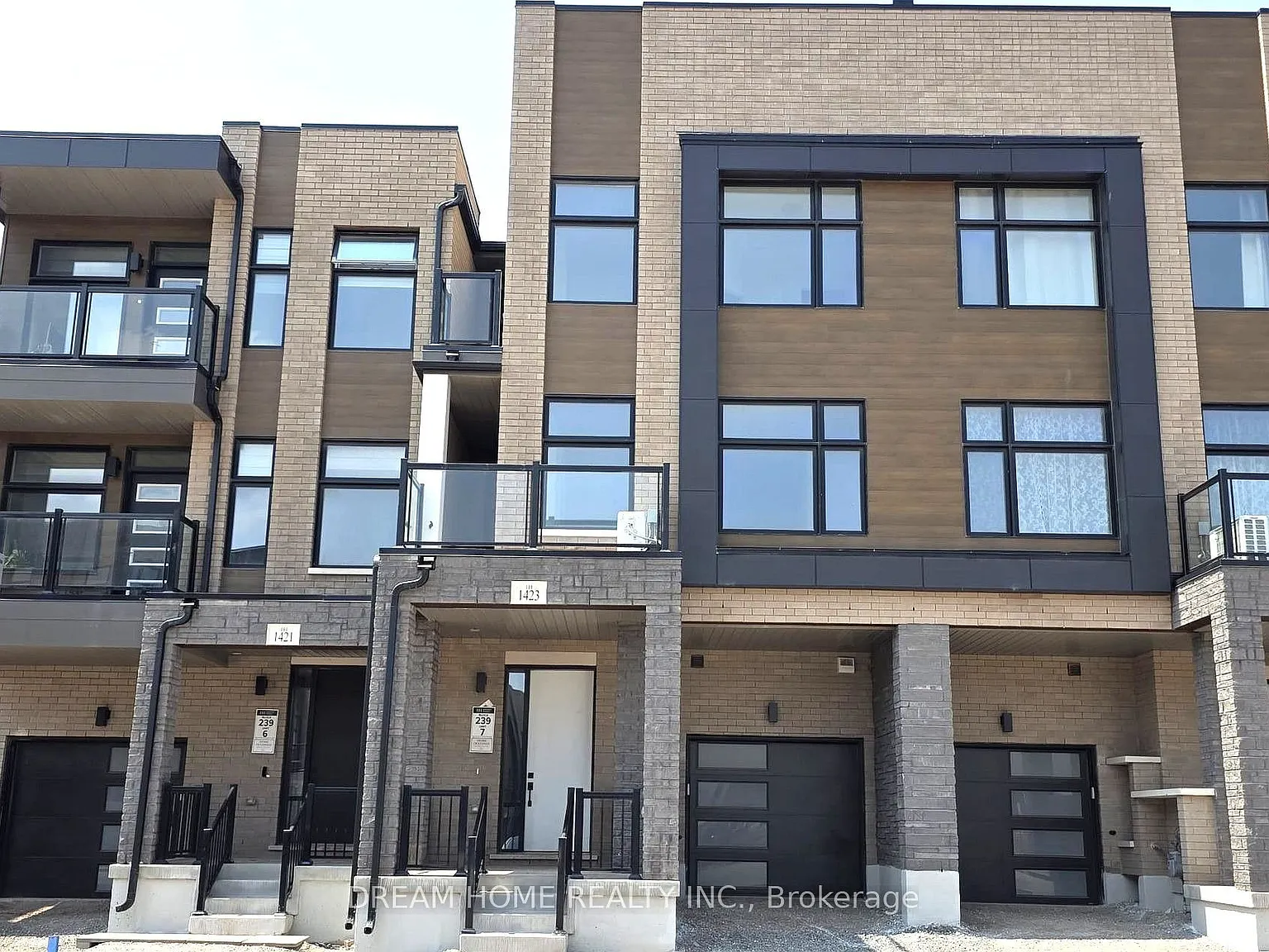 3 bed, $3,550 — Photo 1