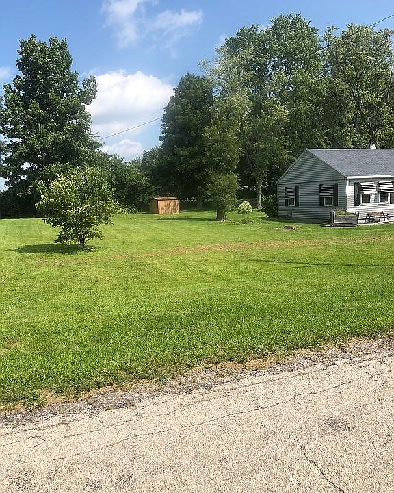 1st image of 832 E County Road 500 S