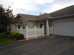 2006 Oak Tree Ln, Austin, MN 55912