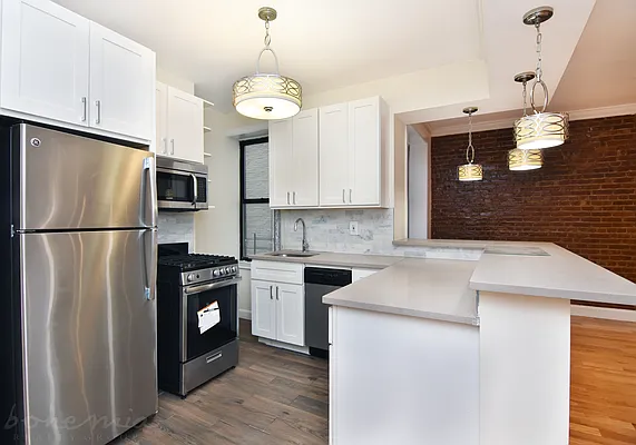 Rented by Bohemia Realty Group | media 34