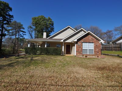 205 E Hillcrest St, White Oak, TX, 75693