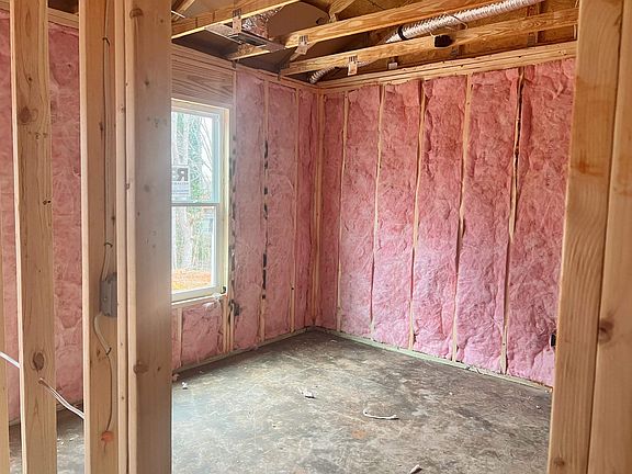 3rd image of 16 Poplar St
