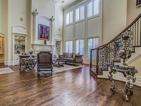 5th image of 5024 York Ln