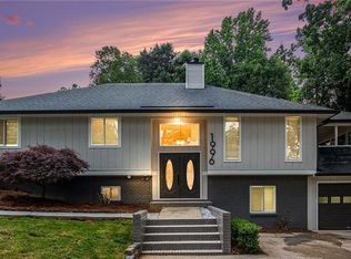 1996 Briarwood Dr, Gainesville, GA 30501