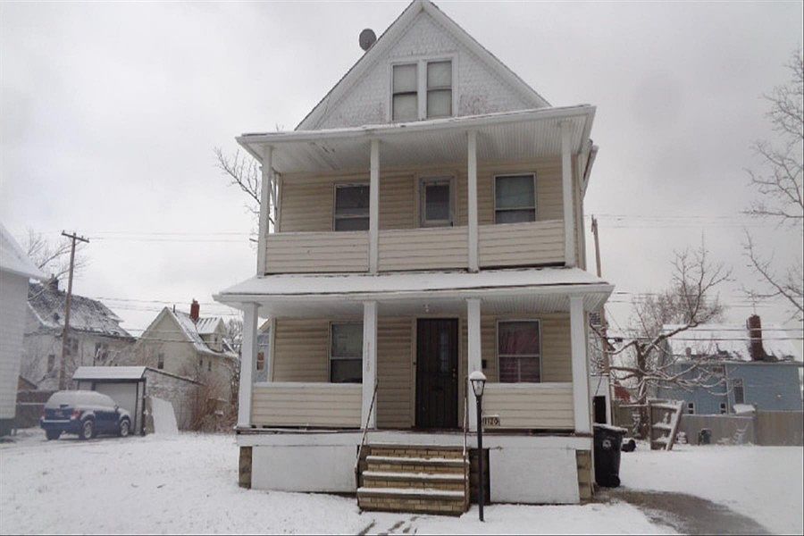 1st image of 11120 Woodstock Ave