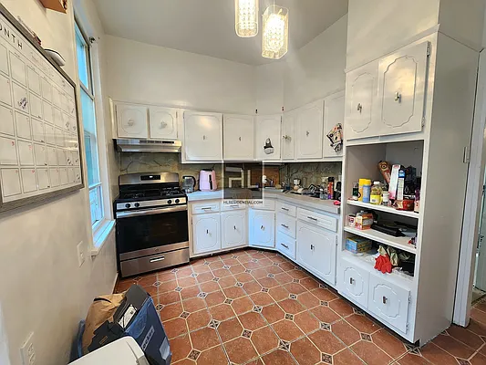 Rented by Highline Residential | media 5