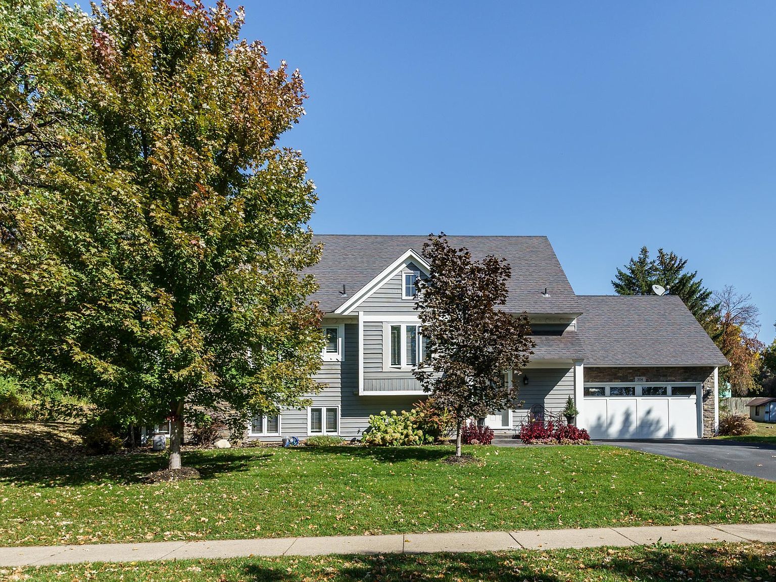 304 Crystal Lake Cir, Burnsville, MN 55306 Zillow