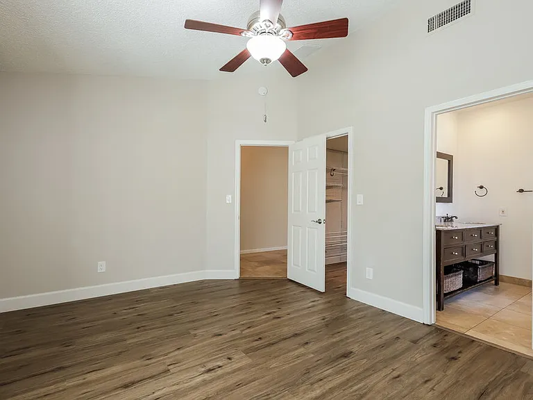 5512 W Chicago St — Photo 10