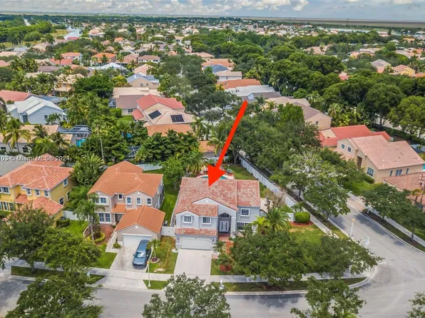 527 Cascade Falls Dr, Weston, FL 33327