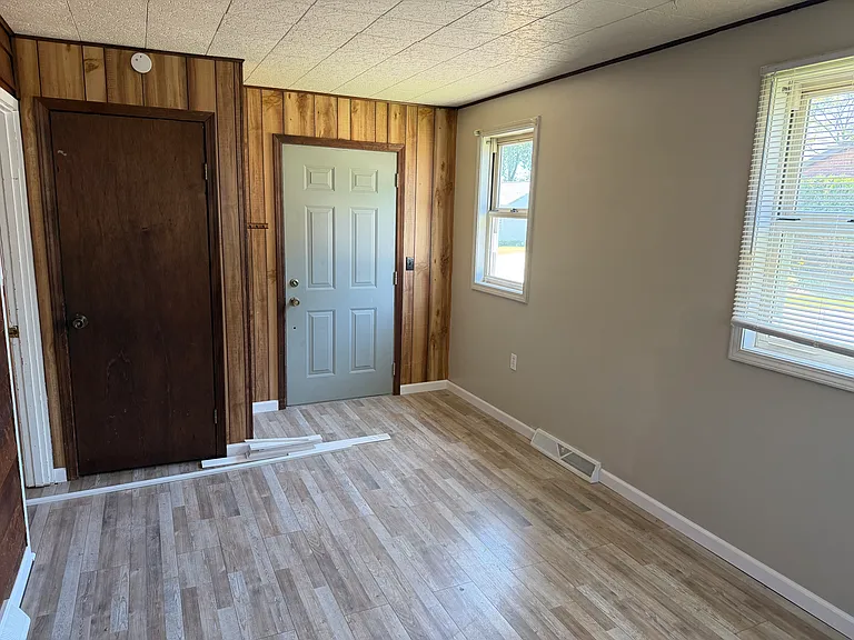 210 Beech St — Photo 7