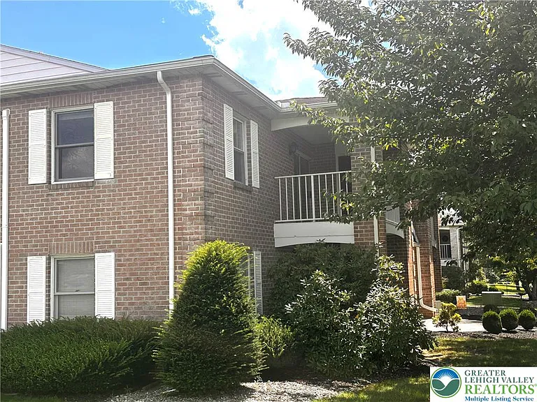 2641 Rolling Green Dr — Photo 3