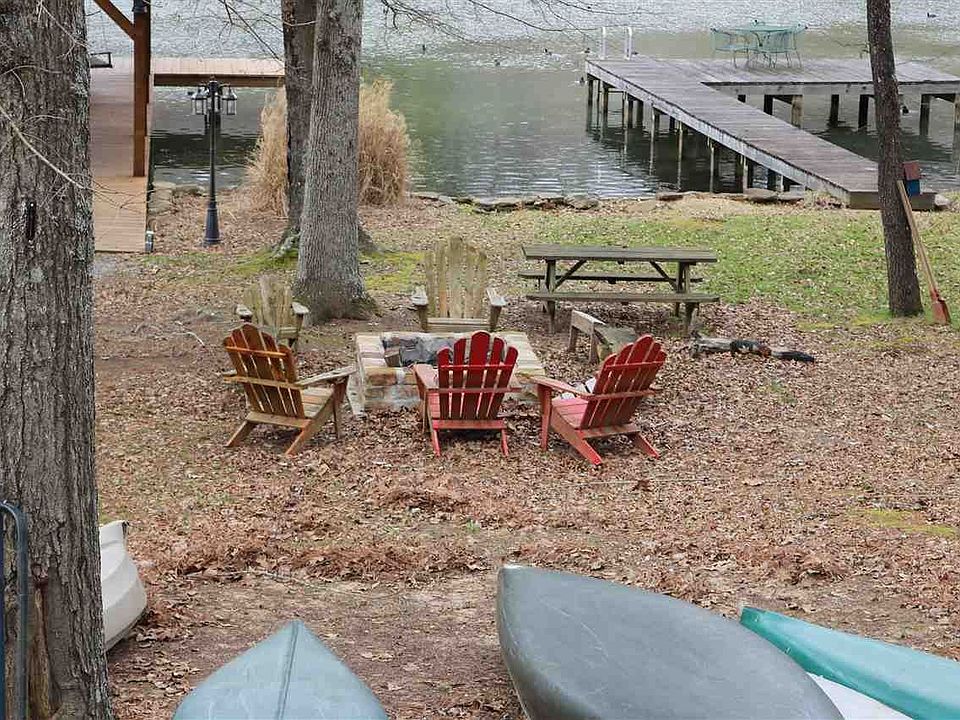 2nd image of 424 Fisher Hollow Rd