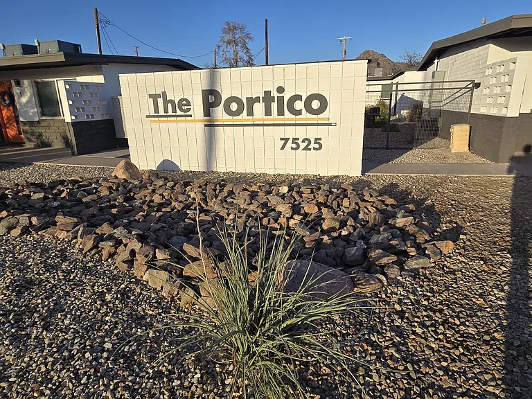1211 E Kaler Dr — Photo 11
