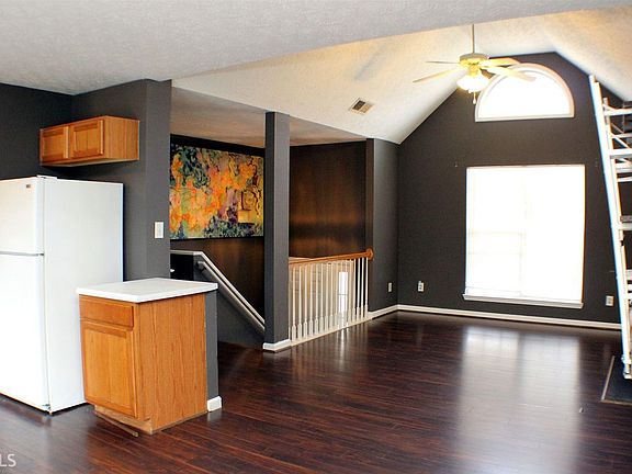 5th image of 114 Bombay Ln
