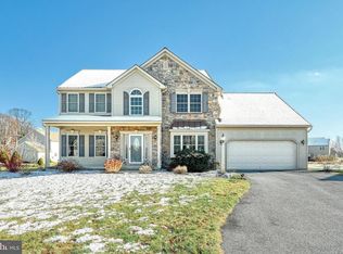 8 Sarah Ln, Mount Joy, PA 17552