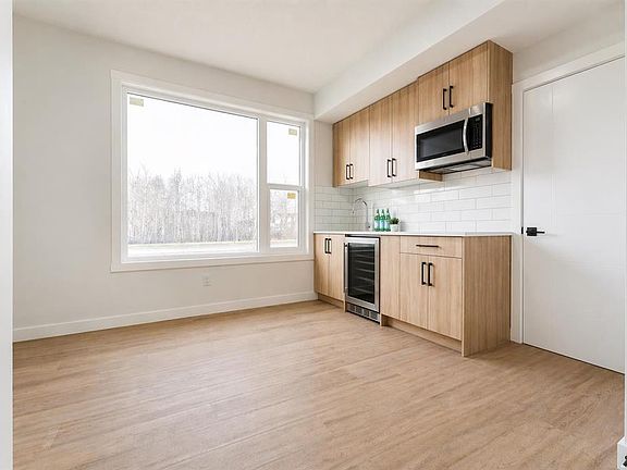 4th image of 4909 N 88th Ave NE