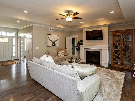 4th image of 7435 NW Fisher Ln