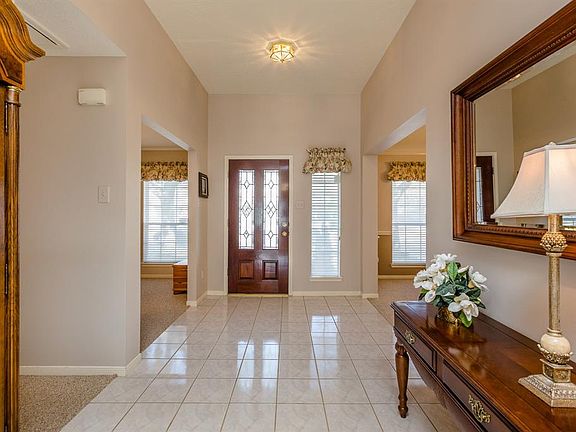 3rd image of 3202 Lee Cir