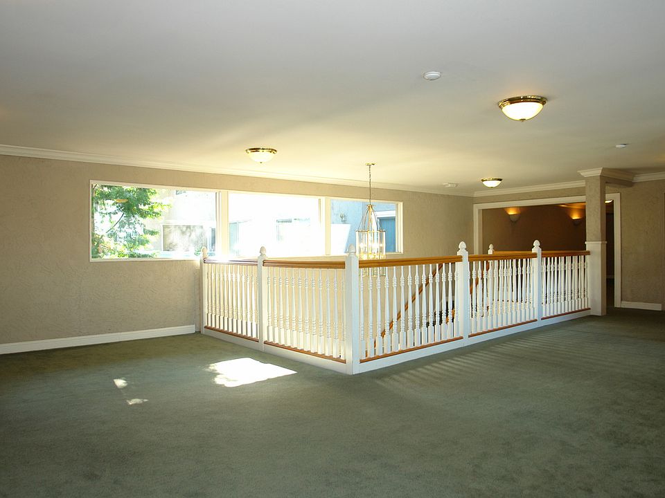 2nd image of 7100 Rainbow Dr APT 36