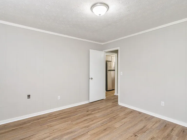 1309 E 1st Ave — Photo 13