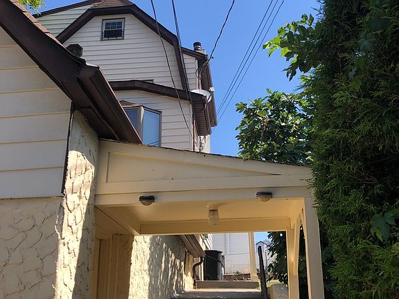 3rd image of 135 Seneca Ave Floor 2