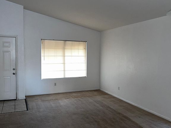 3rd image of 2442 Avenida Flores