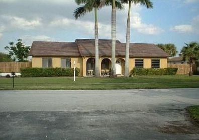 2nd image of 5000 SW 87th Ave
