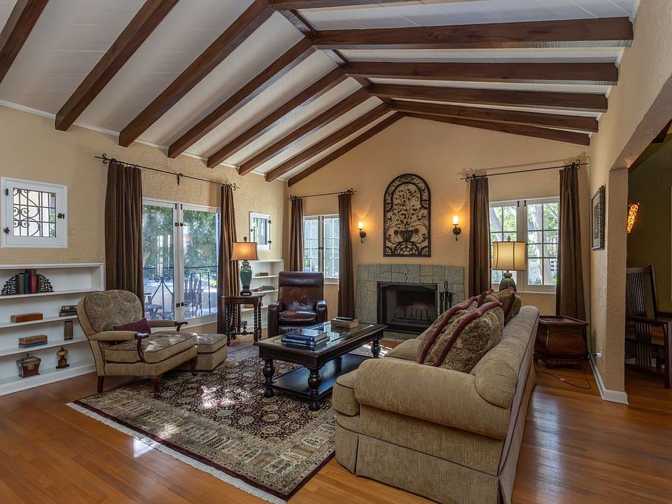 2nd image of 2069 Mar Vista Ave