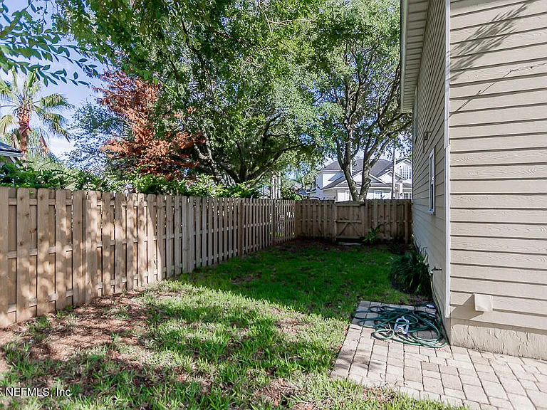 2891 Saint Maarten Ct — Photo 42