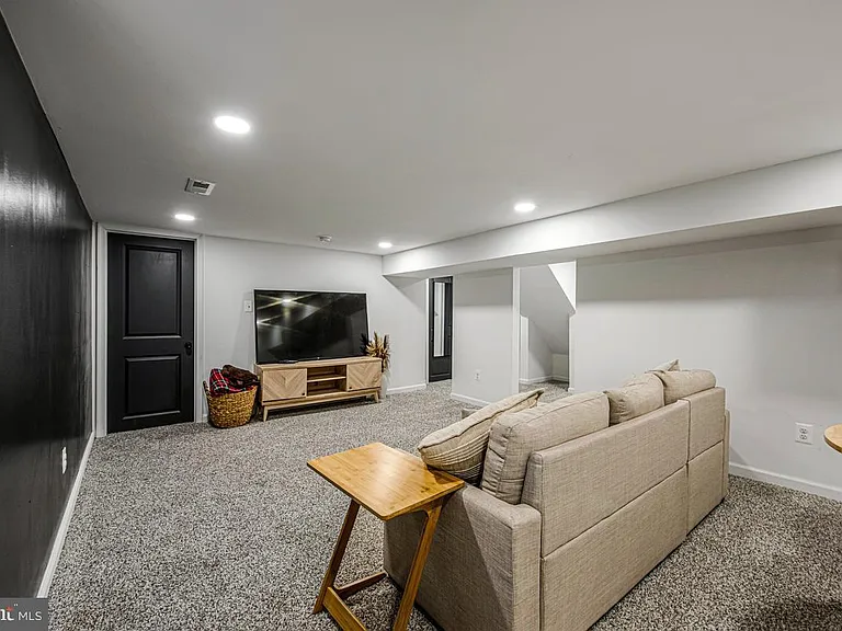 3704 Hamilton St — Photo 30