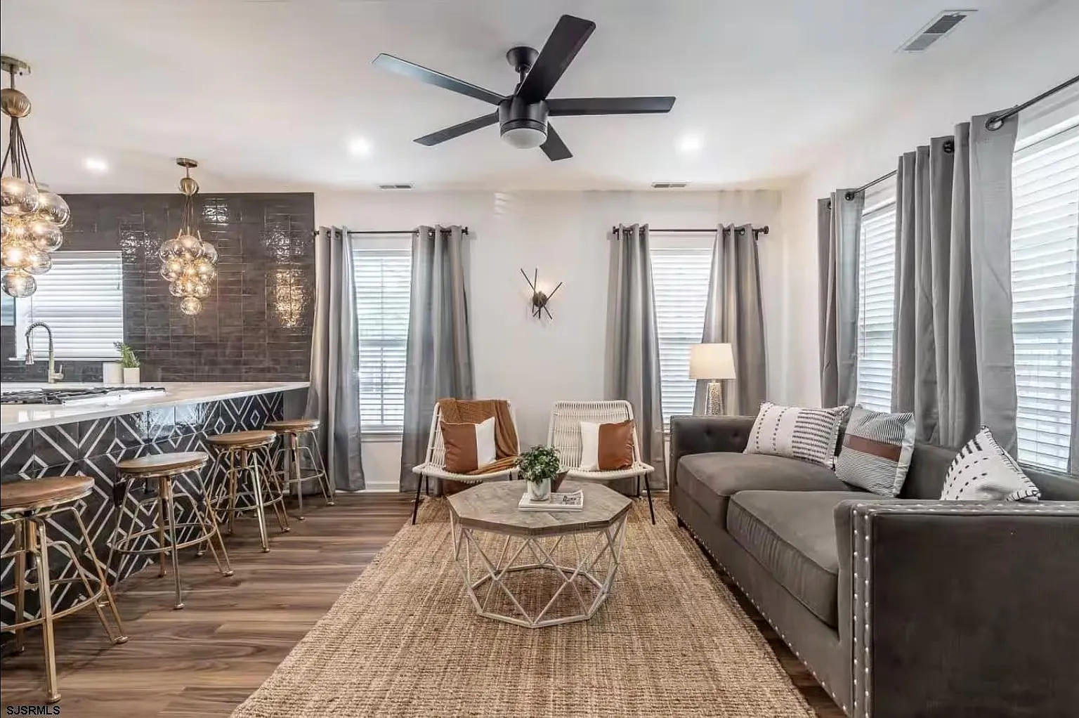 3 bed, 2.5 bath, 1452 sqft, $3,100 — Photo 2
