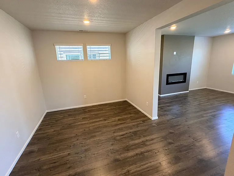 462 Greencrest St NE — Photo 3