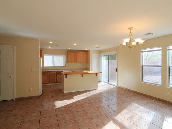 5th image of 11825 Magliana St
