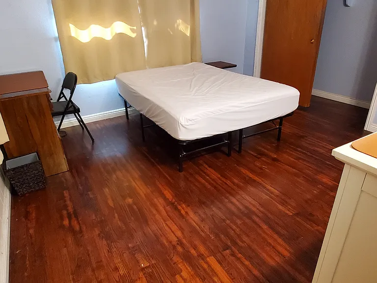 1106 W Churchill St #1 — Photo 16