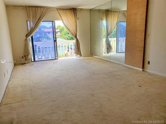 4th image of 100 Edgewater Dr APT 220