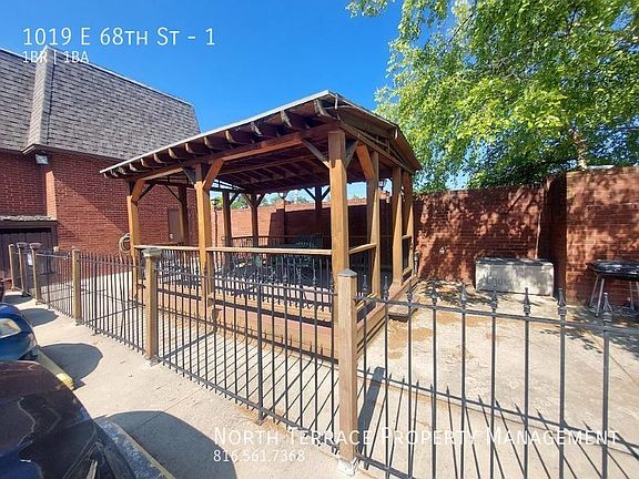 3rd image of 1019 E 68th St APT 1