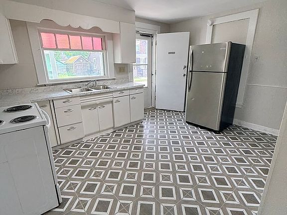 4th image of 45 South Ave #1