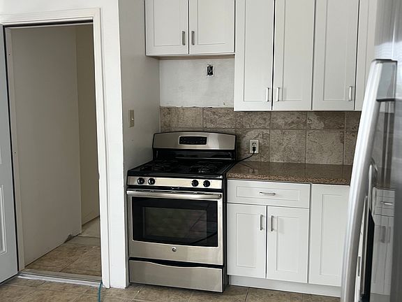 2nd image of 2441 Alvarado Dr NE #A