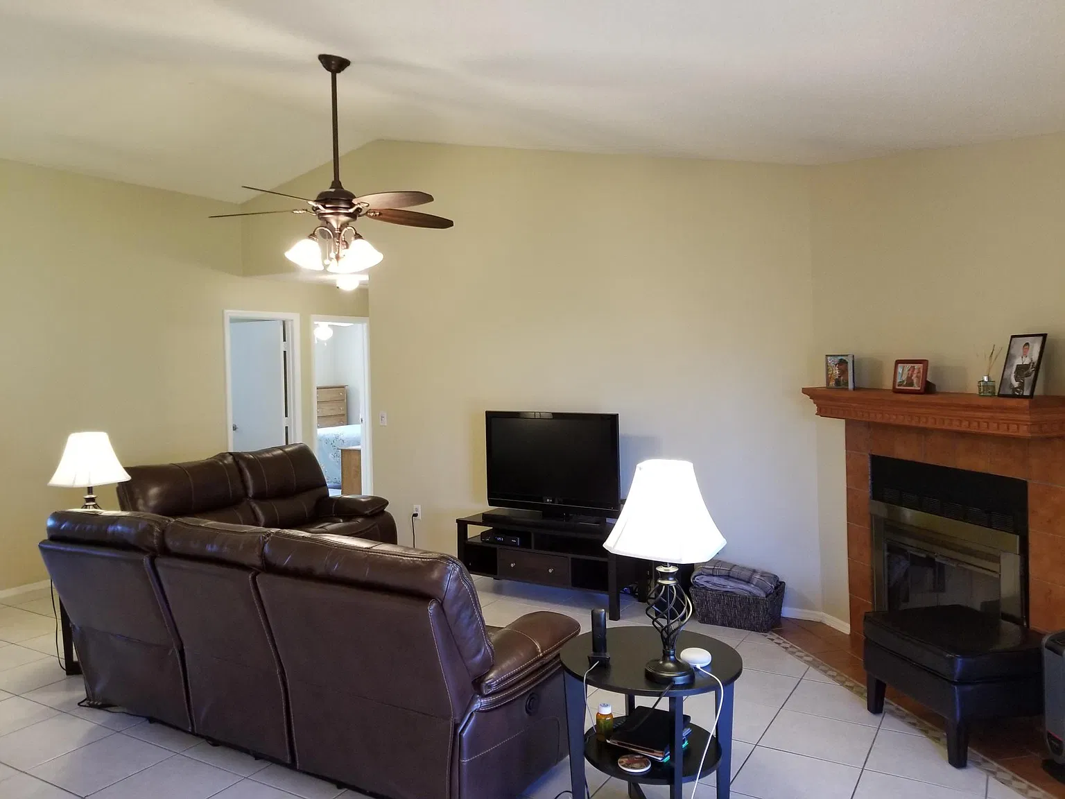 3 bed, 1262 sqft, $1,925 — Photo 3
