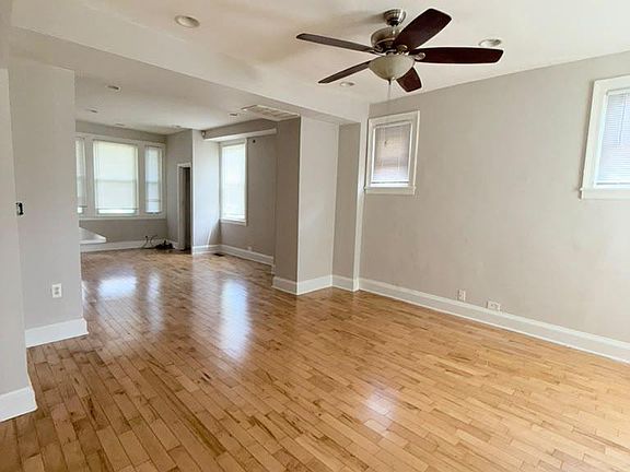 3rd image of 3300 Piedmont Ave