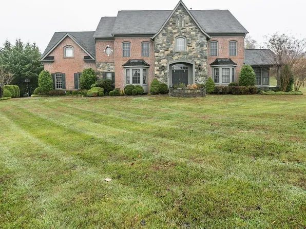 16843 Harbour Town Dr, Ashton, MD 20861