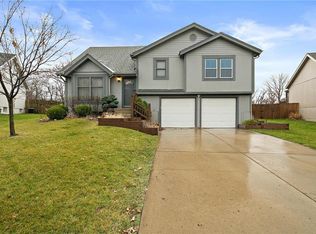 6142 N Coventry Ave, Kansas City, MO 64151