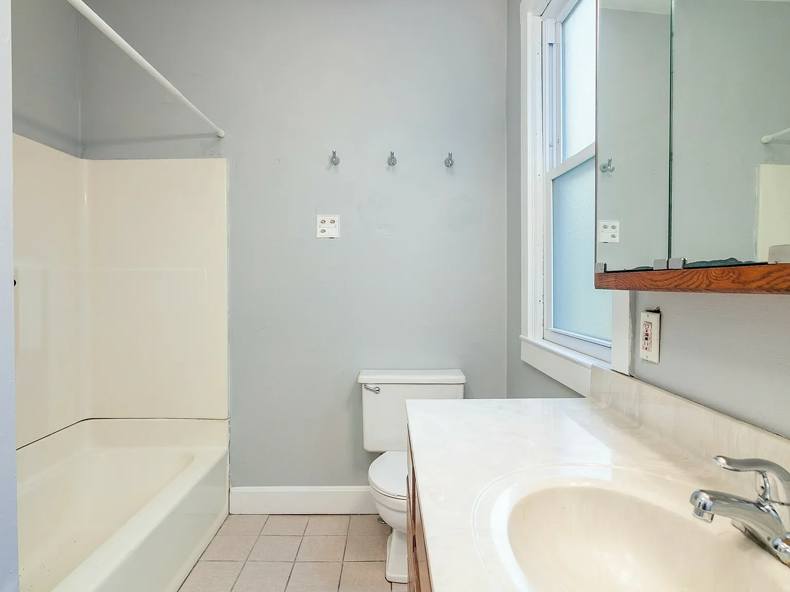 2528 Ravine St — Photo 3