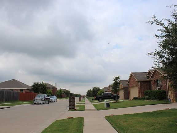 3rd image of 4604 Pacific Way Dr