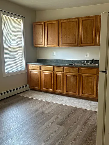 563 Willow St #3R Photo 1