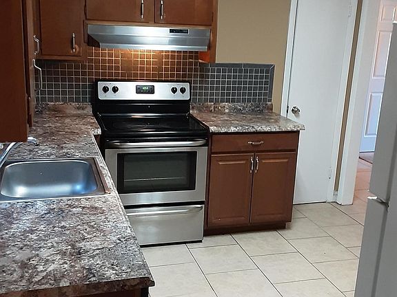 2nd image of 3743 Cavanaugh Dr
