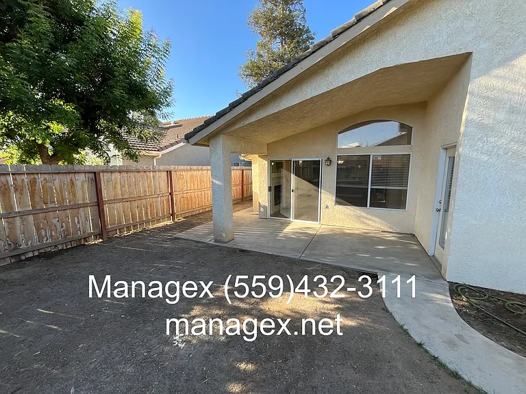 5584 W Chennault Ave — Photo 20