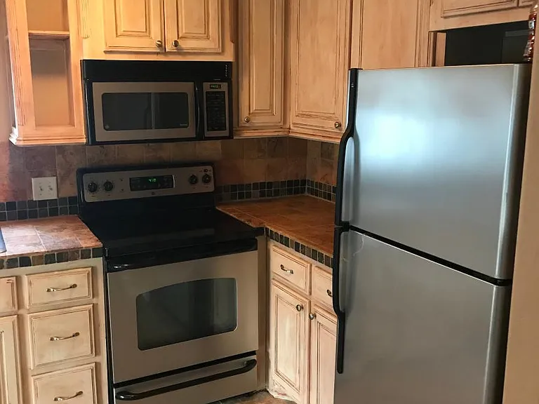 1512 SW B Ave — Photo 1